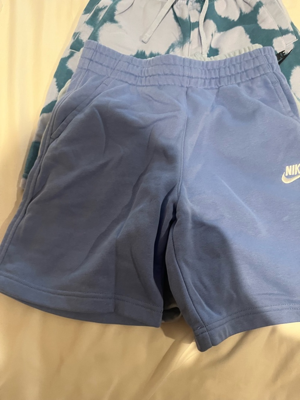 Boys Nike shorts - Picture 2 of 3